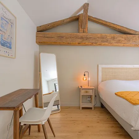 Holiday home Ancien Cuvage Renove En Beaujolais