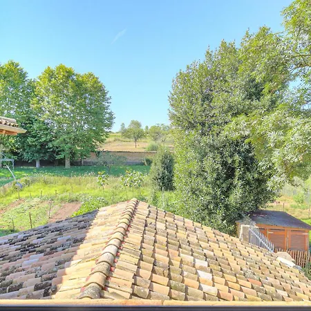 Holiday home Ancien Cuvage Renove En Beaujolais *