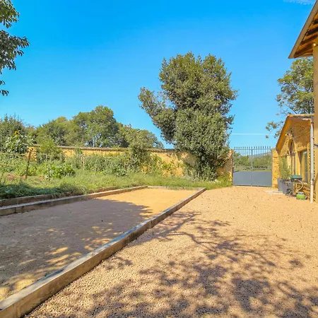 Holiday home Ancien Cuvage Renove En Beaujolais *